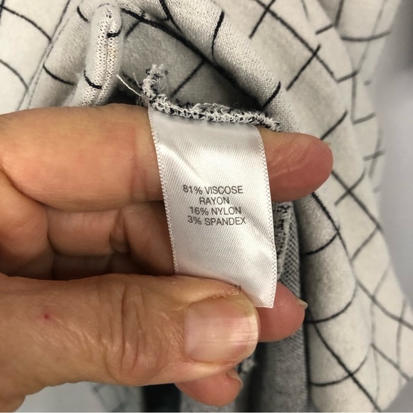 J. Jill Women’s Tunic Plaid Windowpane Grayish Cream Fine Black Lines Pointe - Picture 8 of 10